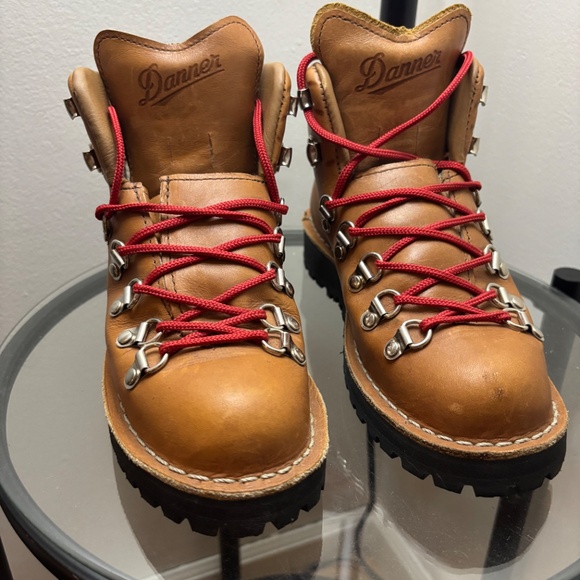 Danner Women’s Mountain Light Cascade 6 - Picture 2 of 9